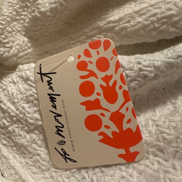 New Free People Movement Women's
Recovery Layer Large - Picture 11 of 11